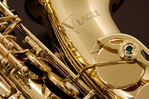 Saxofone Alto Eagle SA 501 Laqueado