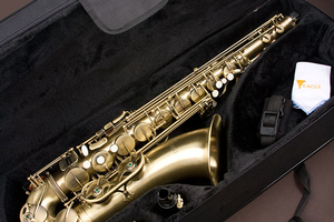 Saxofone Tenor Eagle ST 503 Vg Envelhecido Sib C/ Estojo 