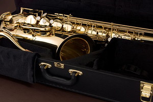 Saxofone Tenor Eagle ST 503 Laqueado Sib C/ Estojo